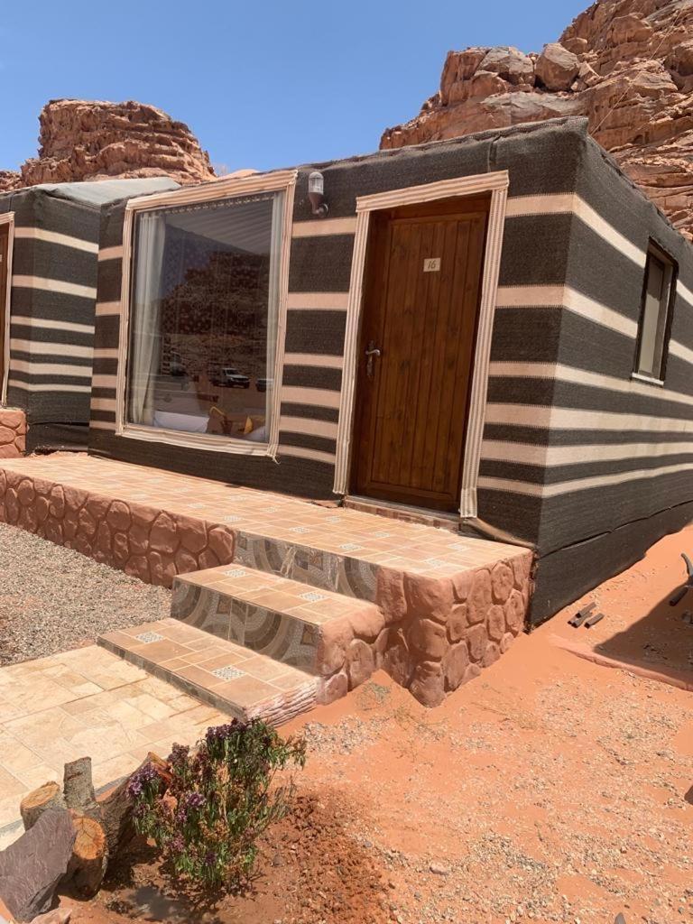 Wadi Rum-Bedouin Tents And Jeep Tours ภายนอก รูปภาพ